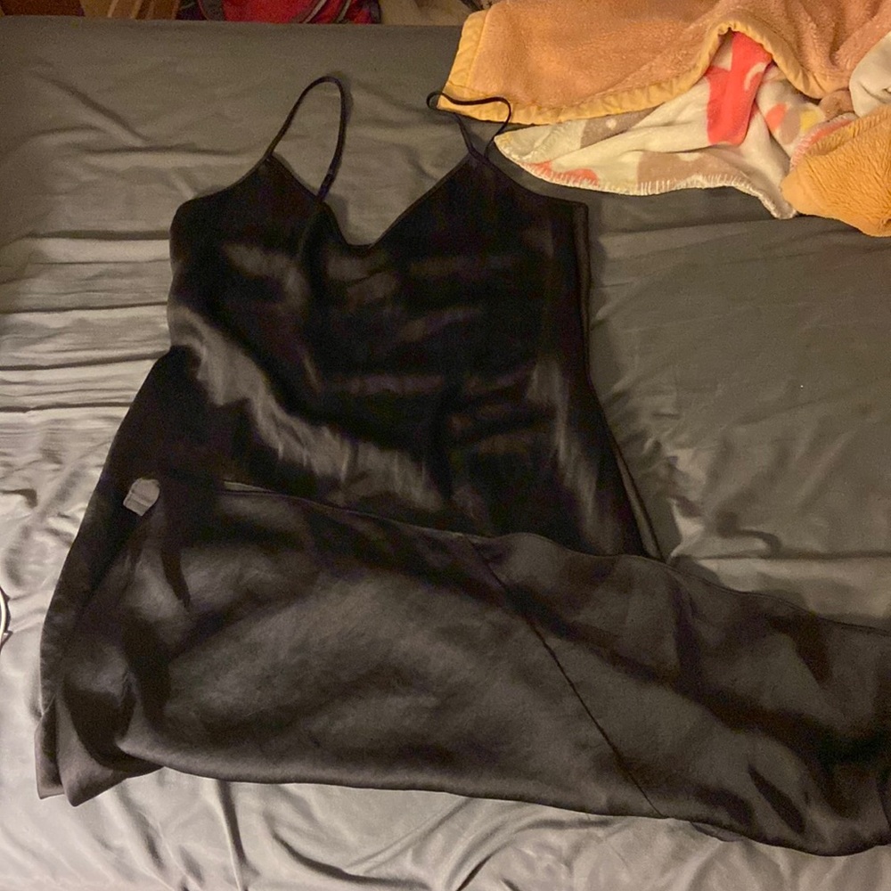 Only slip midi in black